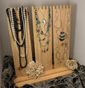 ☆— exhibidor (? de collares